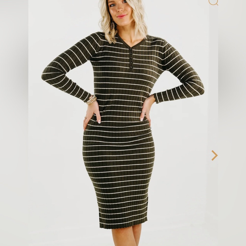 Women’s olive green stripe midi sweater dress size XL